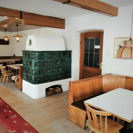 Lamb Budget - Adult Only Hostel *